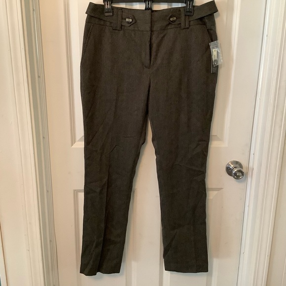 APT.9 dress pant just below the waist size 12 Short. Color brown cream. - Picture 2 of 13